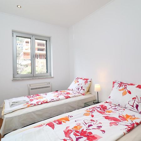 White Wings Apartment Ловран Екстериор снимка