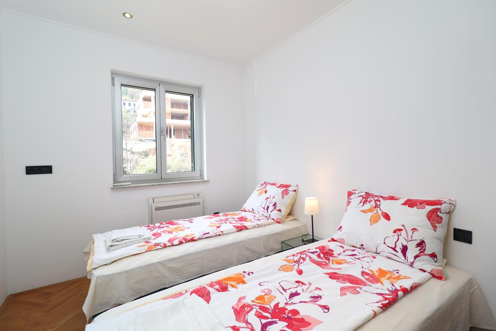 White Wings Apartment Ловран Екстериор снимка