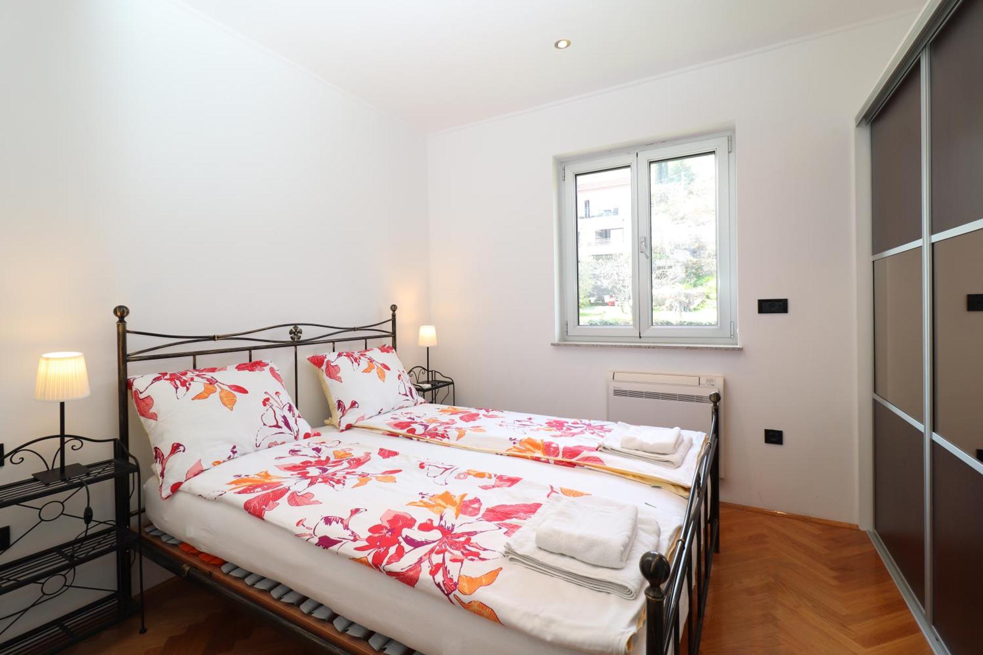 White Wings Apartment Ловран Екстериор снимка