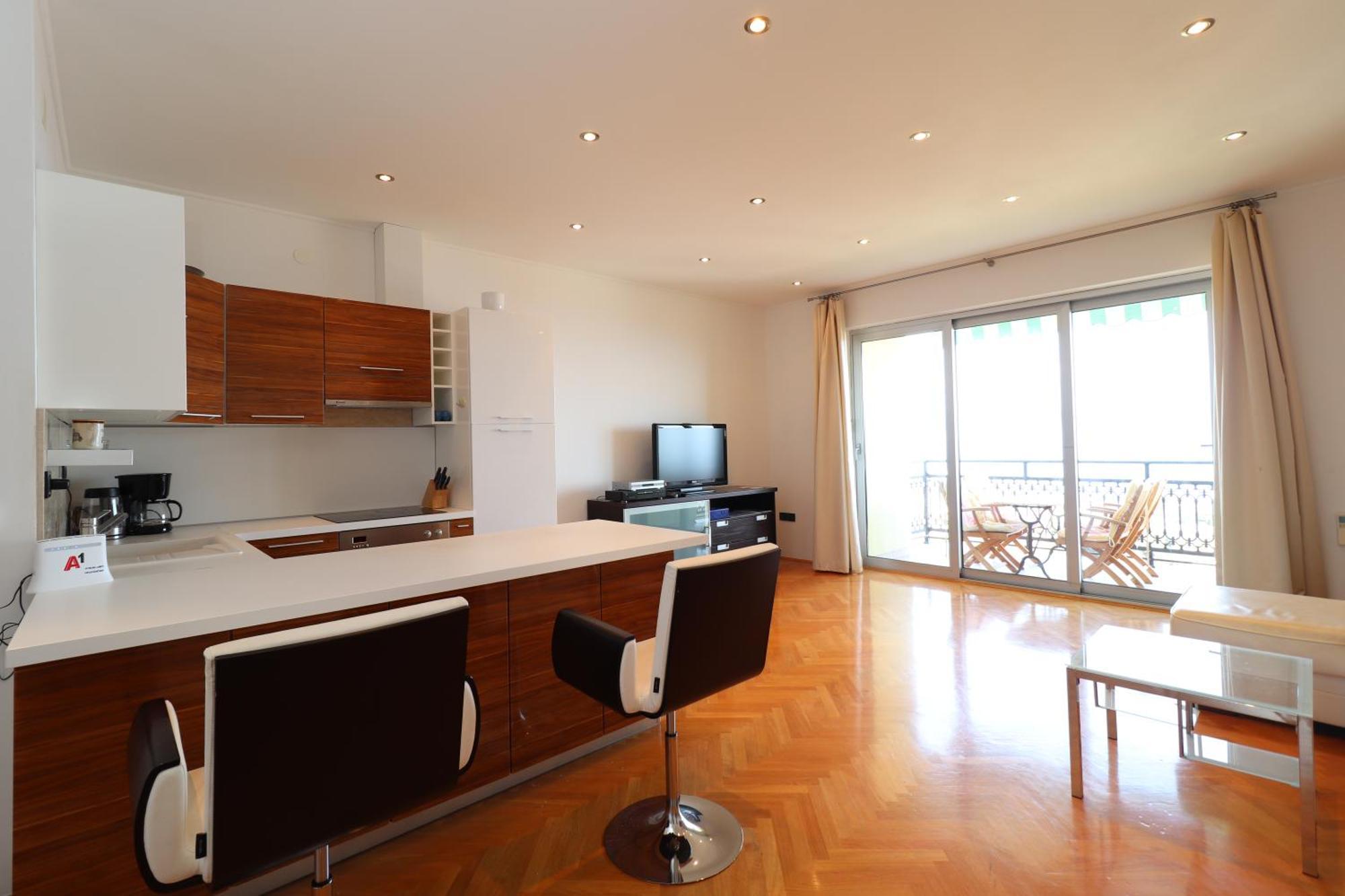 White Wings Apartment Ловран Екстериор снимка