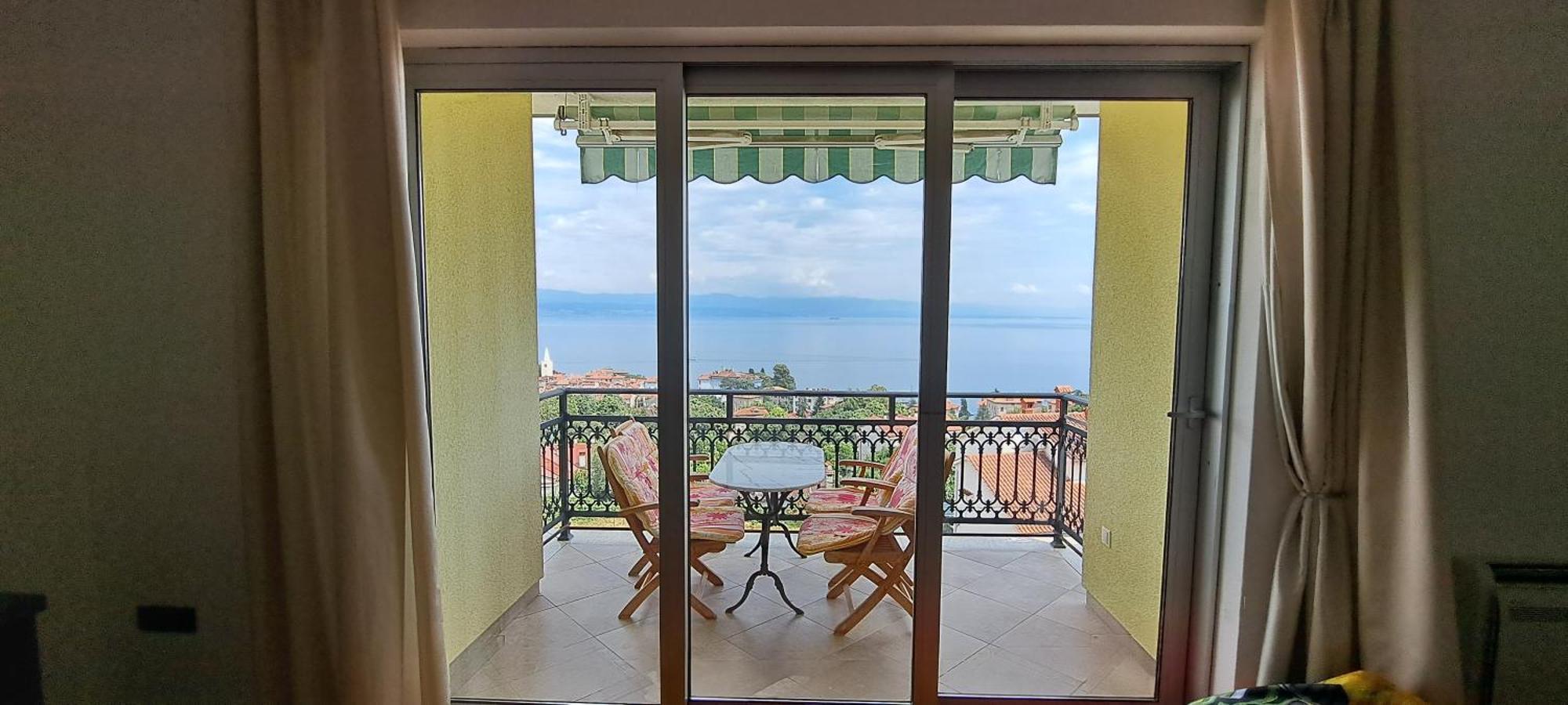White Wings Apartment Ловран Екстериор снимка